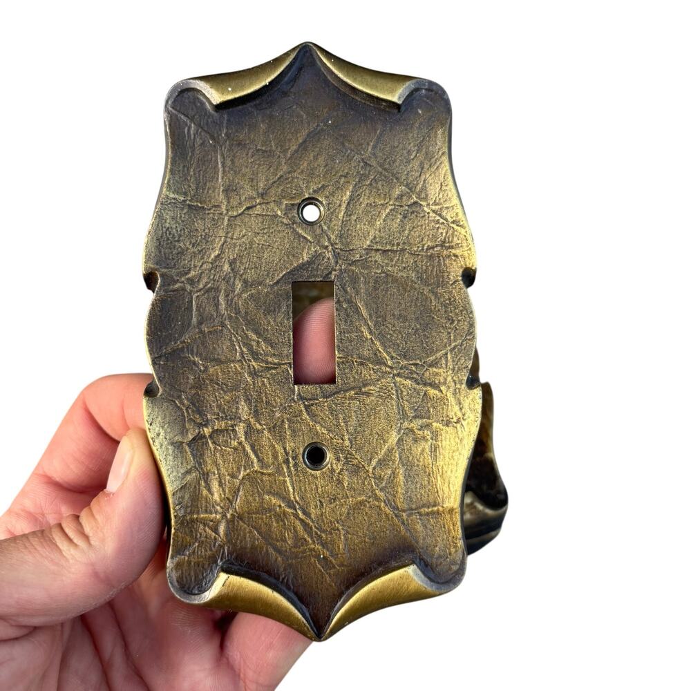 Vtg Amerock Carriage House Light Switch Wall Plate 9081-1 Antiqued Brass look
